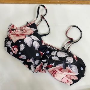 Amazon bikini top size medium NWOT floral print